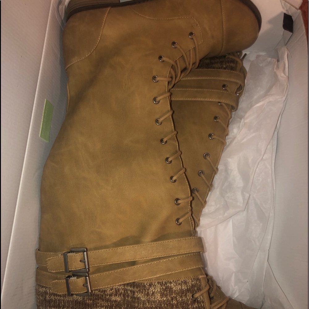 Torrid-knee boots with zipper